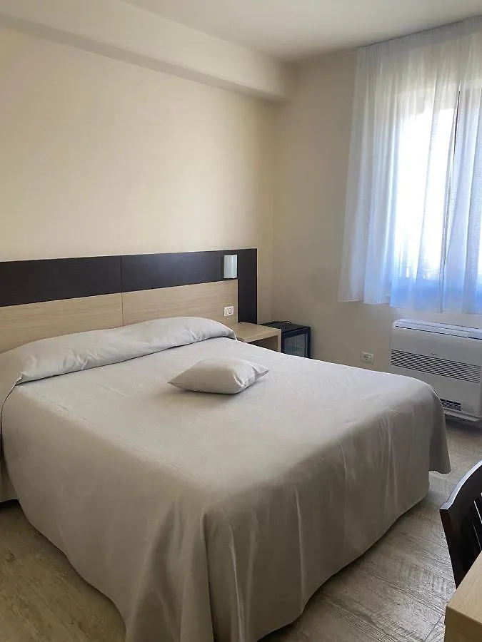 Hotel Virginia Marina di Massa 3*,