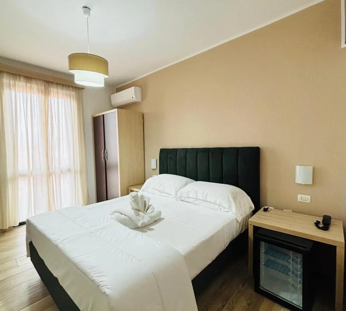 ***  מרינה די מסה Hotel Virginia איטליה