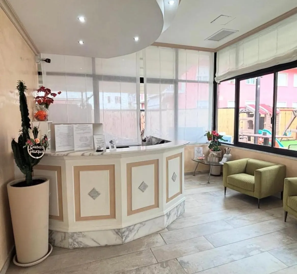 ***  מרינה די מסה Hotel Virginia איטליה