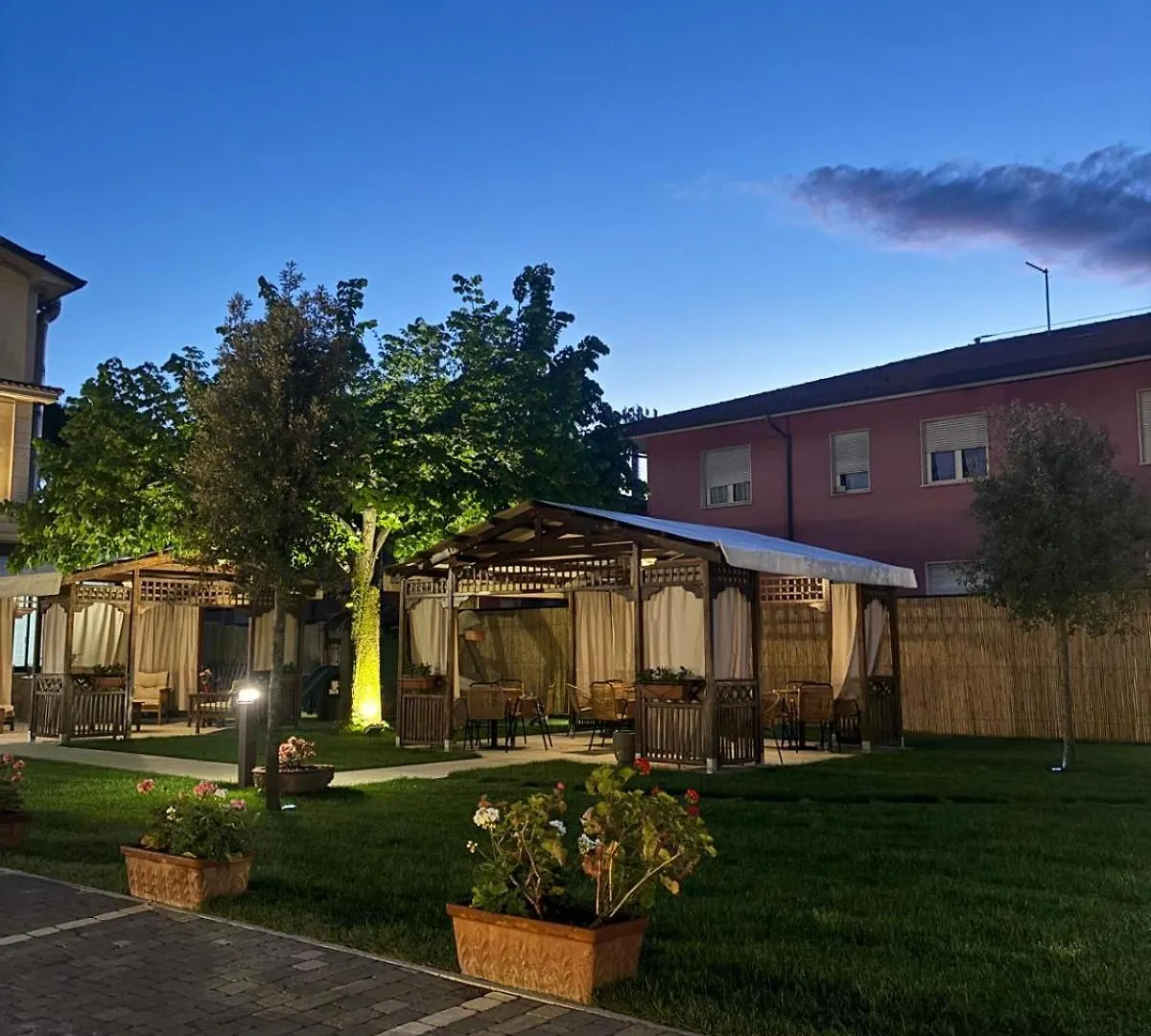 Hotel Virginia Marina di Massa 3*,