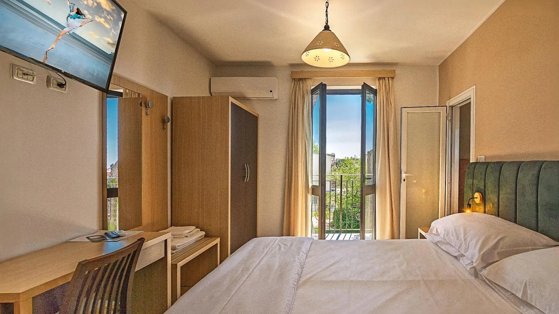 ***  מרינה די מסה Hotel Virginia איטליה