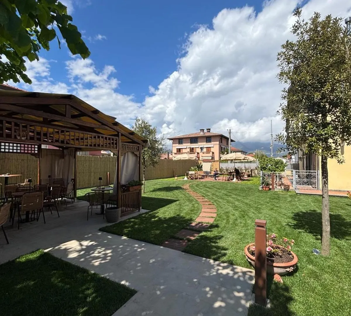 Hotel Virginia Marina di Massa 3*,  Italy