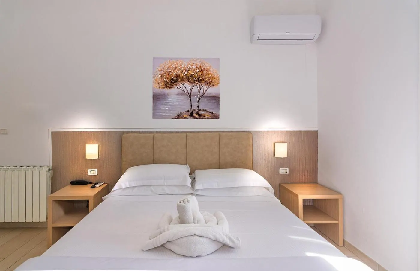Hotel Virginia Marina di Massa 3*,  Italy