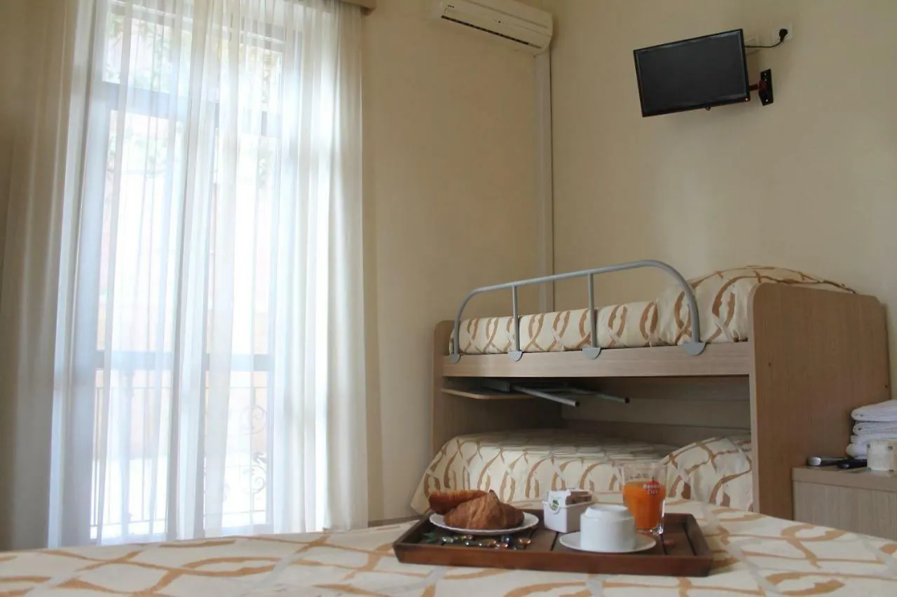 Hotel Virginia Marina di Massa 3*,  Italy