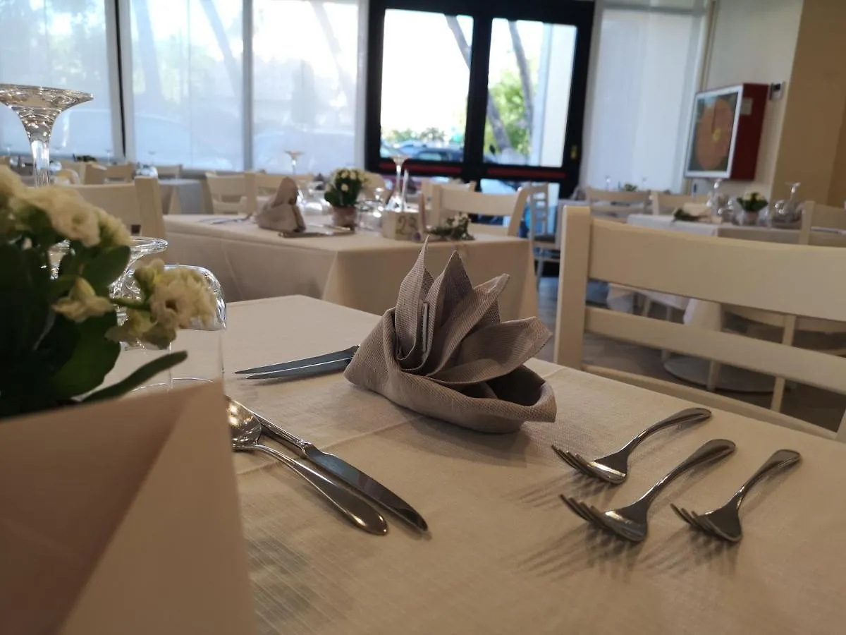 Hotel Virginia Marina di Massa 3*,  Italy
