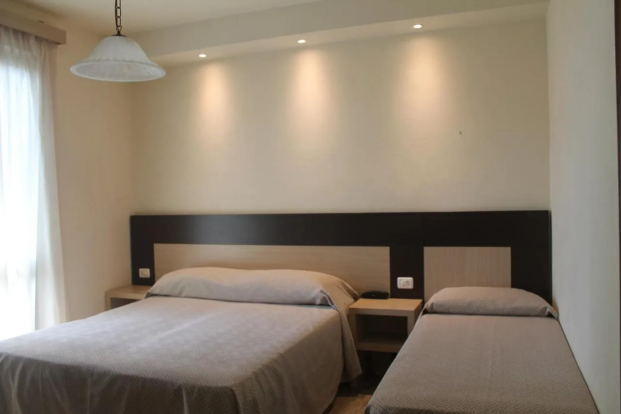 Hotel Virginia Marina di Massa 3*,